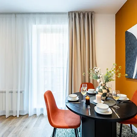 Days - With 100 Mbps Wifi & Smart Tv In New Town *