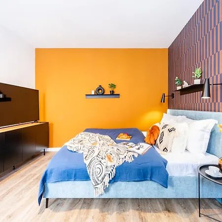 Days - With 100 Mbps Wifi & Smart Tv In New Town *