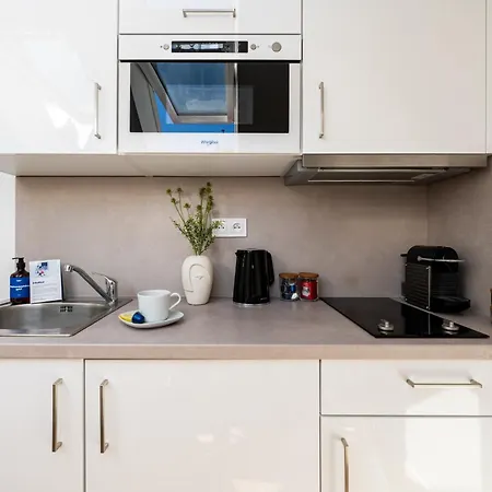 Days - With 100 Mbps Wifi & Smart Tv In New Town * Prague