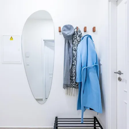 Days - With 100 Mbps Wifi, Tv & Netflix In New Town Πράγα